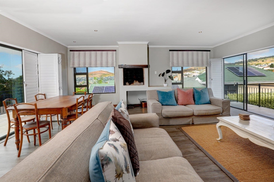 5 Bedroom Property for Sale in Van Riebeeckshof Western Cape